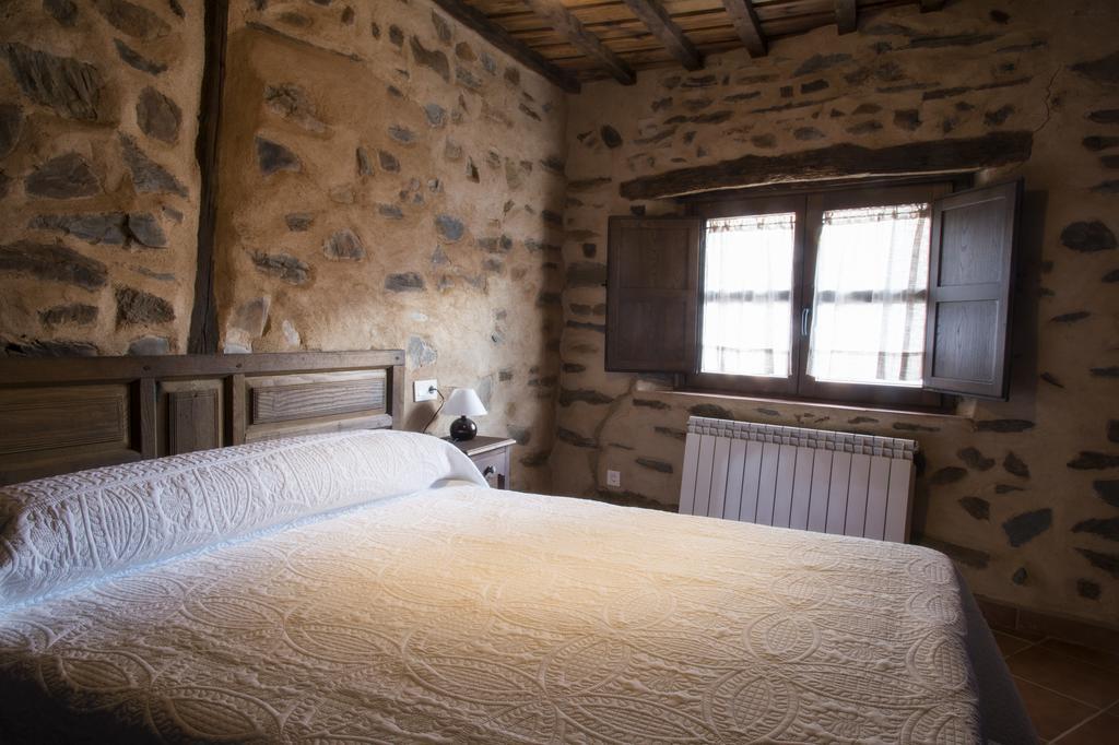Molino Del Medio Guest House Robledillo De Gata Luaran gambar